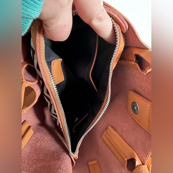 Elegant Tan Faux Leather Tote Bag with Tassel - Picture 4 of 6